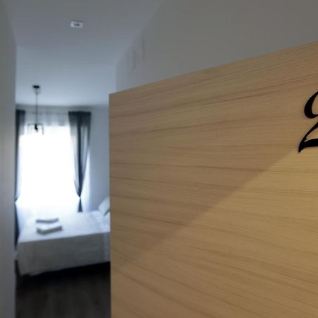 Angio Holiday Rooms نابولي المظهر الخارجي الصورة