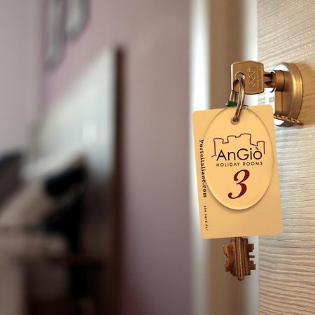 Angio Holiday Rooms نابولي المظهر الخارجي الصورة