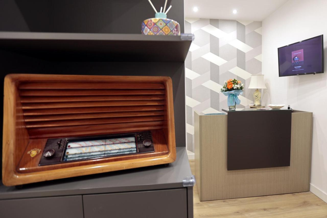 Angio Holiday Rooms نابولي المظهر الخارجي الصورة