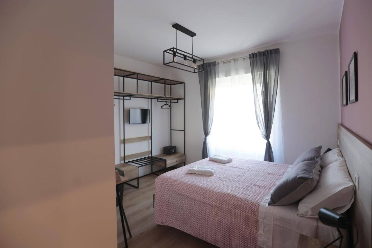 Angio Holiday Rooms نابولي المظهر الخارجي الصورة