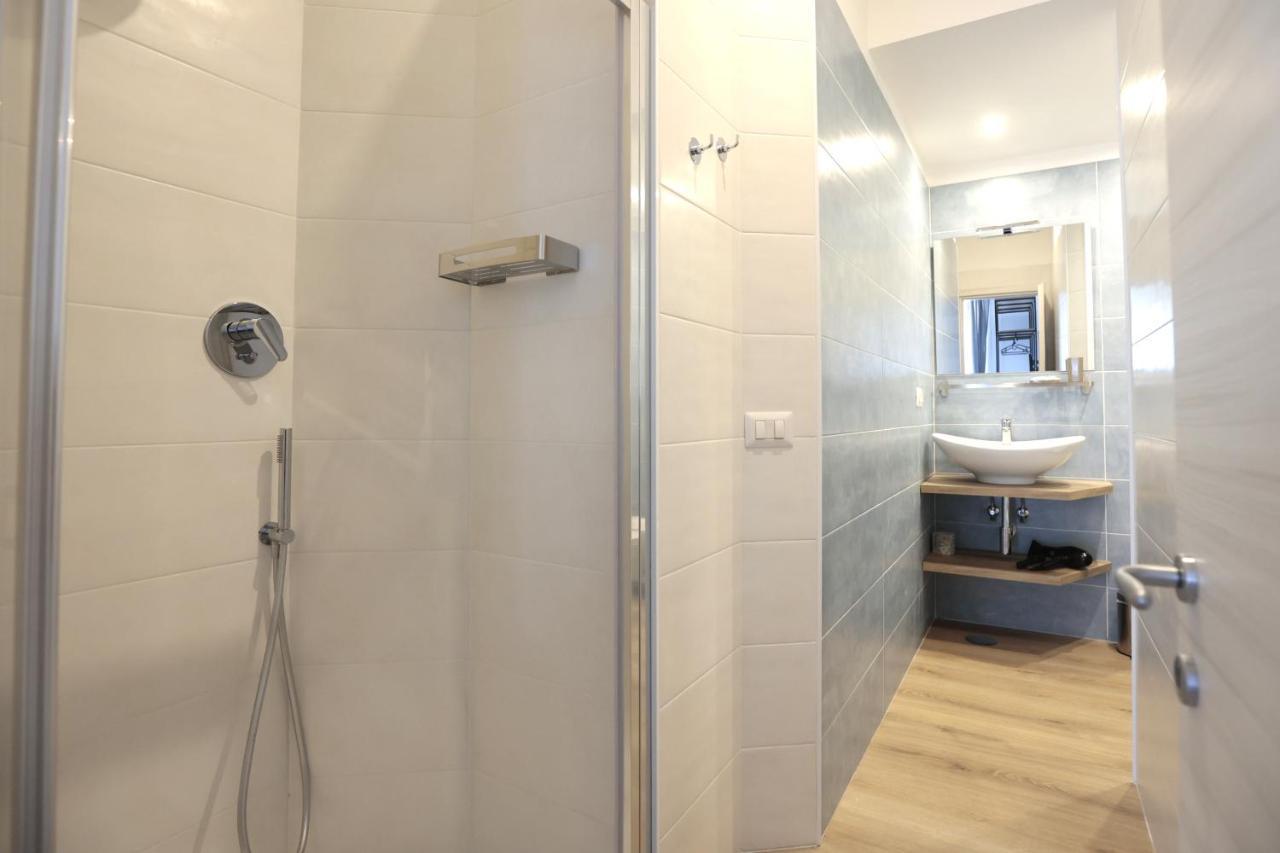 Angio Holiday Rooms نابولي المظهر الخارجي الصورة