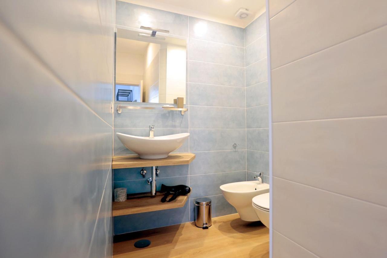 Angio Holiday Rooms نابولي المظهر الخارجي الصورة