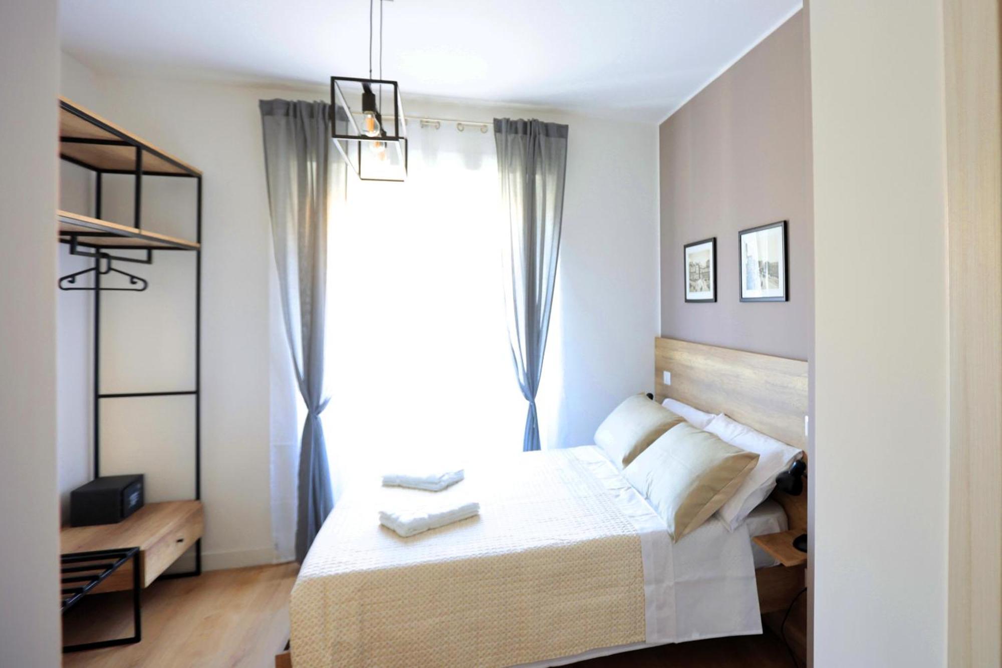 Angio Holiday Rooms نابولي المظهر الخارجي الصورة