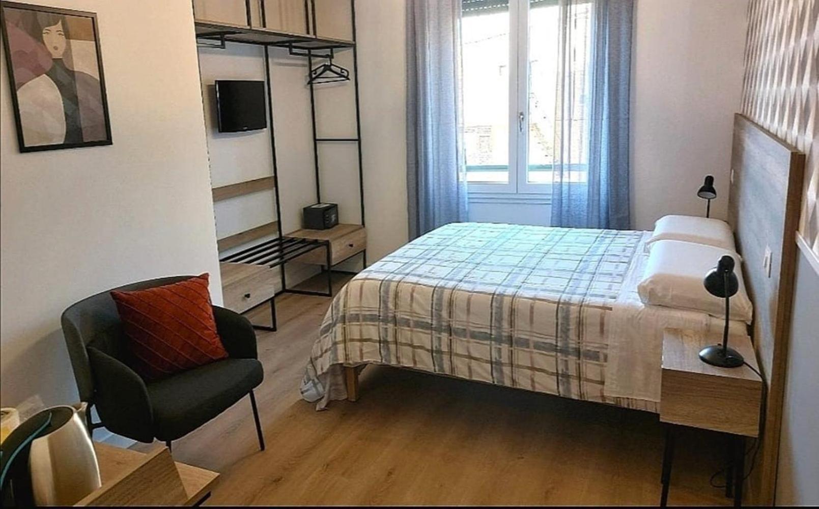Angio Holiday Rooms نابولي المظهر الخارجي الصورة