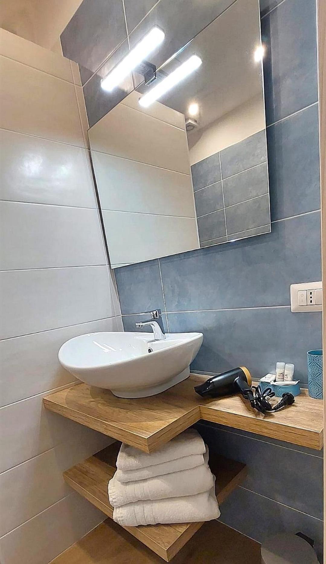 Angio Holiday Rooms نابولي المظهر الخارجي الصورة