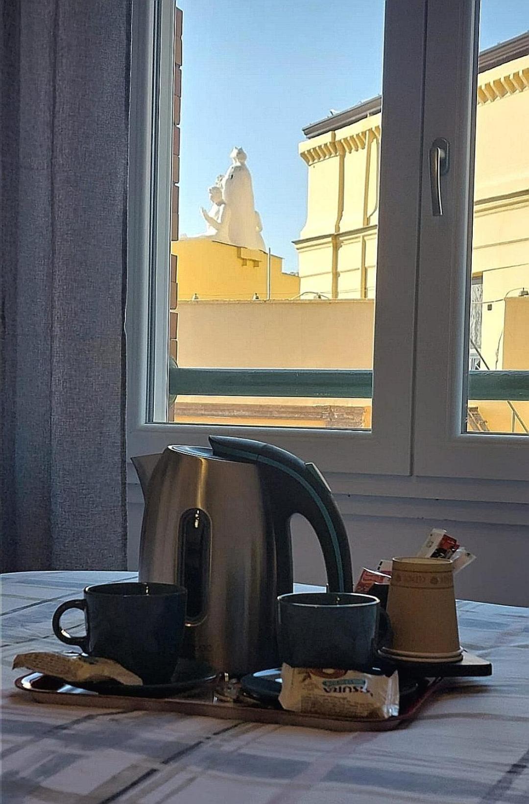 Angio Holiday Rooms نابولي المظهر الخارجي الصورة